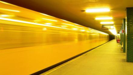 Auf einem U-Bahnhof wurde ein 33-Jähriger angegriffen.