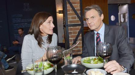Fies: Katrin (Ulrike Frank) und Gerner (Wolfgang Bahro) wollen jede Gelegenheit nutzen, um Felix und Laura zu bekämpfen.