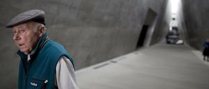 Simcha Rotem beim Besuch der Holocaust-Gedenkstätte Yad Vashem im Jahr 2014