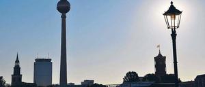 Solarenergie trifft Gas: Eine traditionelle Laterne in Mitte.