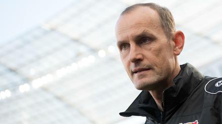 Das war es wohl in Leverkusen: Trainer Heiko Herrlich muss laut Medienberichten trotz des Sieges den Trainerposten bei Bayer verlassen.