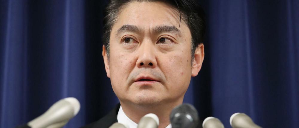 Der japanische Justizminister Takashi Yamashita verkündet die Hinrichtungen bei einer Pressekonferenz. 