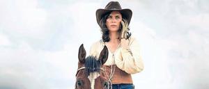Fest im Sattel. Nora Tschirner geht als Western-Reiterin undercover. 