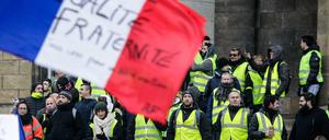 Die Polizei ist in Paris an Silvester im Großeinsatz. Tausende Franzosen wollen feiern und die Gelbwesten haben erneut Protest angekündigt. 