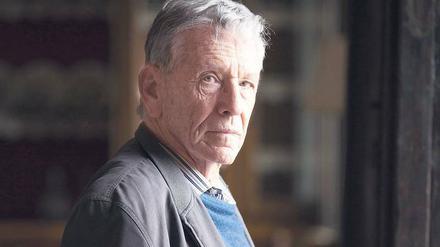 Mein Name sei Kraft. Er wurde als Amos Klausner geboren und nannte sich Oz, auf deutsch bedeutet das Stärke. Der Schriftsteller, Journalist und Friedensaktivist Amos Oz (4. Mai 1939 bis 28.12.2018).