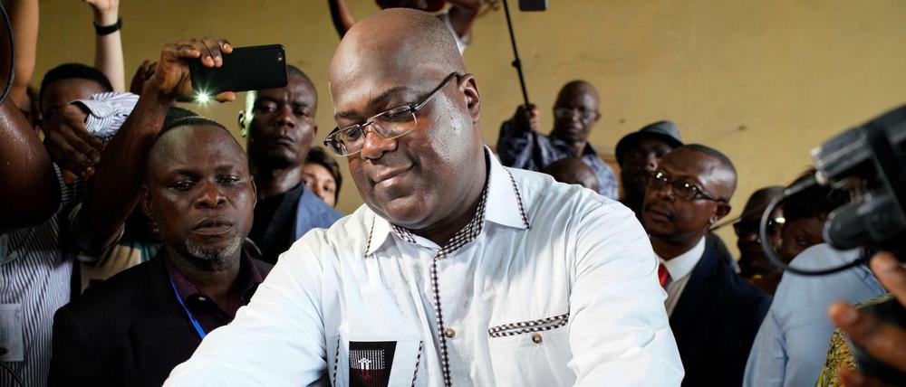 Der Oppositionskandidat Felix Tshisekedi gibt seine Stimme ab.