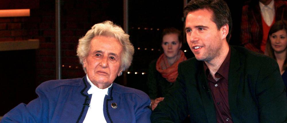 Auschwitz-Überlebende Anita Lasker-Wallfisch und ihr Enkel Simon Wallfisch. Der Antrag auf einen deutschen Pass fiel im nicht leicht.