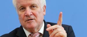 Horst Seehofer (CSU), Bundesminister für Inneres. 