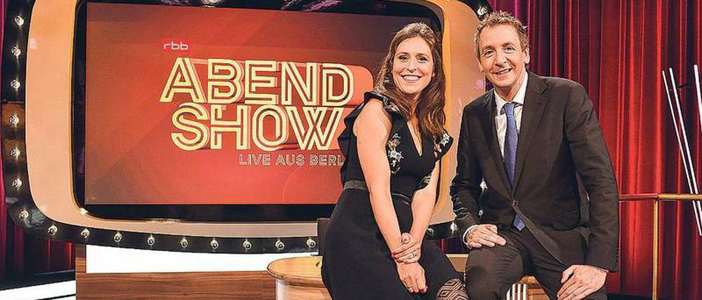Britta Steffenhagen und Marco Seiffert moderieren die „Abendshow“ im RBB