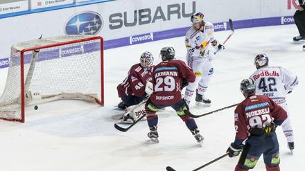 Nah dran, aber nicht mehr. Kevin Poulin (40) und die Eisbären verloren am Freitag 3:4 nach Penaltyschießen in München.