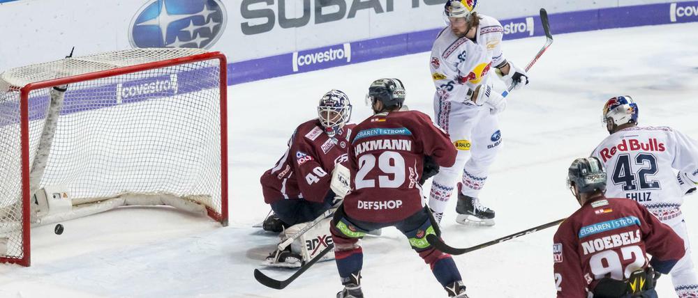 Nah dran, aber nicht mehr. Kevin Poulin (40) und die Eisbären verloren am Freitag 3:4 nach Penaltyschießen in München.