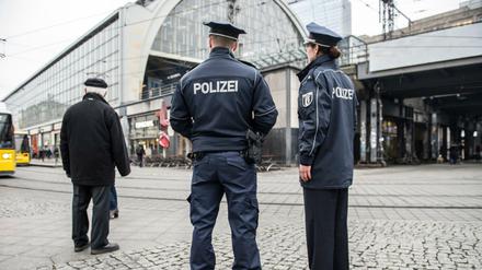 Polizeistreife am Alexanderplatz