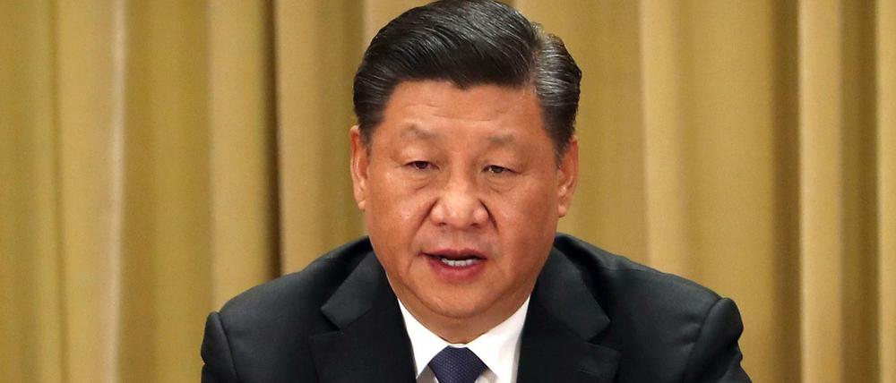 Der chinesische Präsident Xi Jinping spricht in der Großen Halle des Volkes. Xi Jinping will die «Wiedervereinigung» mit dem demokratischen Taiwan notfalls mit Gewalt erzwingen.