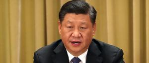 Der chinesische Präsident Xi Jinping spricht in der Großen Halle des Volkes. Xi Jinping will die «Wiedervereinigung» mit dem demokratischen Taiwan notfalls mit Gewalt erzwingen. 