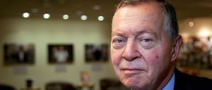 Aryeh Neier gründete er die weltweit agierende Menschenrechtsorganisation.