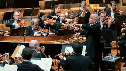 Mann am Klavier. Daniel Barenboim dirigiert das Silvesterkonzert der Philharmoniker