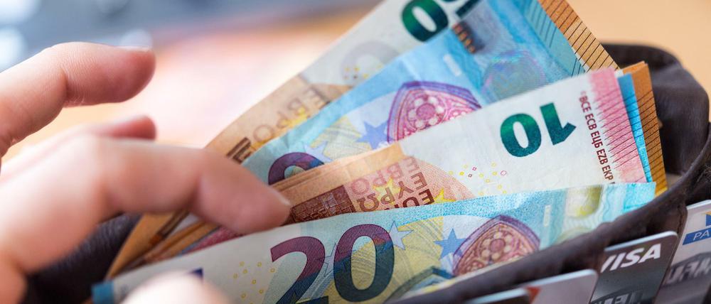 Laut Verdi könnte Bargeld in Banken und Geschäften wegen der Streiks knapp werden.