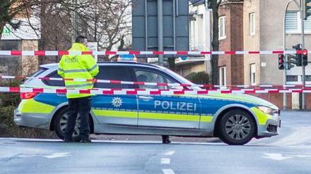 Ein Autofahrer hatte in der Silvesternacht seinen Wagen gezielt in eine Fußgängergruppe gesteuert und acht Menschen zum Teil schwer verletzt. Die Ermittlungsbehörden gehen derzeit von einem gezielten Anschlag aus.