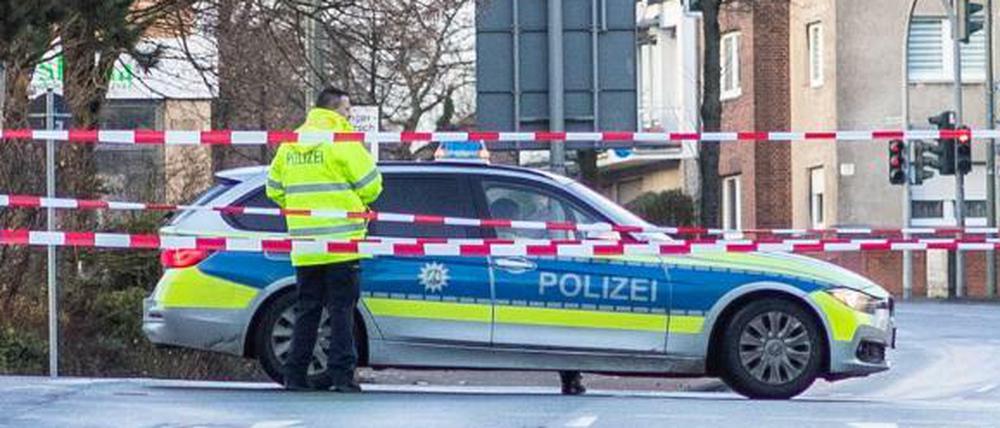 Ein Autofahrer hatte in der Silvesternacht seinen Wagen gezielt in eine Fußgängergruppe gesteuert und acht Menschen zum Teil schwer verletzt. Die Ermittlungsbehörden gehen derzeit von einem gezielten Anschlag aus.
