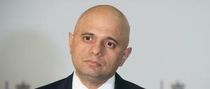 „Es geht darum, Menschenlebenzu schützen, aber auch umden Schutz unserer Grenzen“, begründete Sajid Javid, Innenminister von Großbritannien, die Entscheidung.