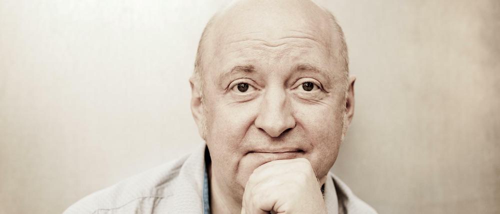 Der Autor und Entertainer blickt zusammen mit Christoph Jungmann, Hannes Heesch, Bov Bjerg und Manfred Maurenbrecher auf ein bewegtes Jahr zurück