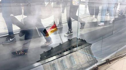 Kommen und Gehen: Der mangelhafte Zustand der Melderegister kann für Berlin teuer werden.