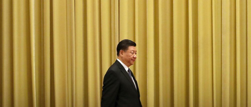 Der chinesische Präsident Xi Jinping kommt in die Große Halle des Volkes.