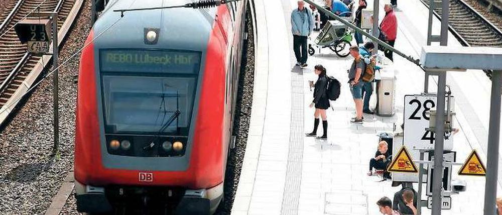 Wo bleibt der Zug? Im Regionalverkehr sind immerhin gut 92 Prozent der Züge einigermaßen pünktlich.