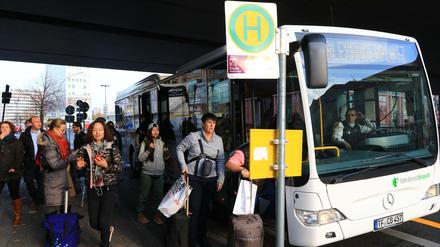Dieses Mal gibt es Bahn statt Bus. Einen Schienenersatzverkehr (SEV) wie hier Richtung Karlshorst wird es bei der Sperrung der U2 und U3 nicht geben.