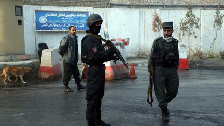Afghanische Sicherheitskräfte in Kabul nach einem Anschlag Ende Dezember
