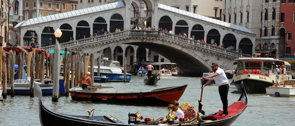 Der Canale Grande vor der Rialtobrücke in Venedig (Archiv)