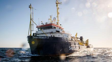 Das am 28.12.2018 zur Verfügung gestellte Handout der deutschen Hilfsorganisation Sea-Watch zeigt das Schiff Sea-Watch 3 vor der libyschen Küste. 