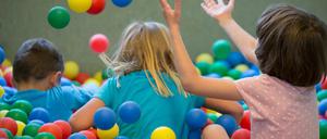 Wie viel die Eltern für die Betreuung ihres Kindes Zahlen, hängt davon ab, wo sie leben. Die Unterschiede sind groß.