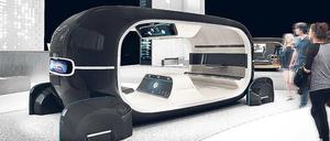Visionen, Hoffnungen, Ängste. Auf der Unterhaltungselektronik-Messe CES stellt der koreanische Autohersteller Kia die weltweit erste Technologie vor, die die Gefühlslage des Fahrers in Echtzeit analysiert und den Innenraum entsprechend gestaltet – um zum Beispiel eine aufmunternde Umgebung zu schaffen. 