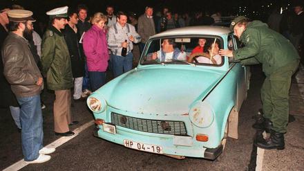 Viele DDR-Bürger reisten nach dem Mauerfall nach West-Berlin. Was sind Ihre Erinnerungen an diese Zeit? 