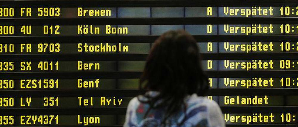 Wie hier am Flughafen Berlin-Schönefeld mussten sich im vergangenen Jahr viele Passagiere auf Verspätungen einstellen