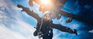 Hollywood-Schauspieler Tom Cruise ärgert sich darüber, dass Kinofilme wie „Mission Impossible: Fallout“ auf modernen Fernsehern häufig wie Soaps aussehen. Er ruft zur Abschaltung von Bildverbesserungsfunktionen auf. 