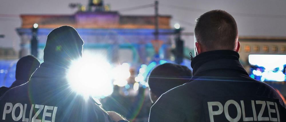 Die Polizei machte nun Angaben zur Zahl der Straftaten auf der Silvestermeile am Brandenburger Tor.