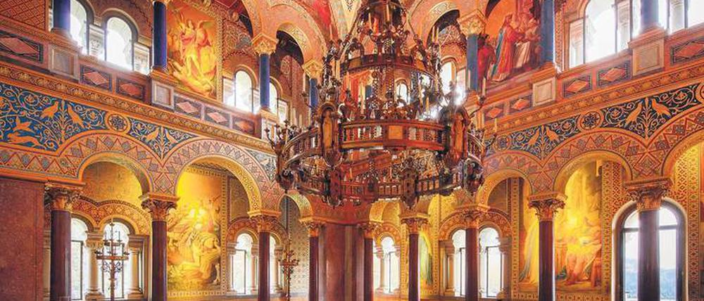 Echt Blattgold. Der „Thronsaal“ in Neuschwanstein, ausgestaltet 1881 - 87 nach genauen Vorgaben des Königs.