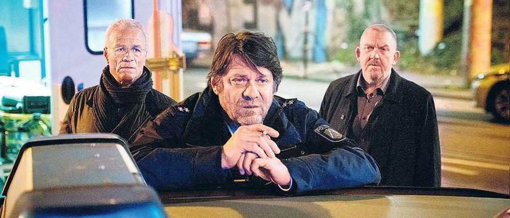 Fragwürdiger Zeuge: Die Kommissare Max Ballauf (Klaus J. Behrendt, l.) und Freddy Schenk (Dietmar Bär, r.) wissen nicht recht, was sie von ihrem Kollegen Frank Lorenz (Roeland Wiesnekker) halten sollen. 