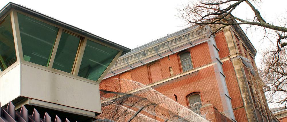 Mehrere Dutzend Hafträume sollen in der Justizvollzugsanstalt Moabit überprüft werden.