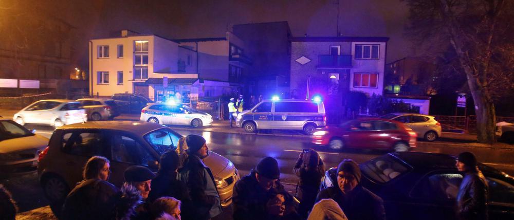 Den Teenagern wurde der einzige Ausgang durch ein Feuer versperrt. 
