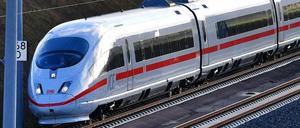 Ein ICE fährt auf der Schnellstrecke von München nach Hamburg.