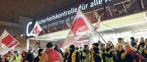 In Schönefeld wurde am frühen Montagmorgen gar nicht mehr abgefertigt. Die meisten Flüge starteten verspätet. 