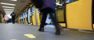 Umsteigen bitte. Fahrgäste der U2 müssen bis 24. Februar Umwege in Kauf nehmen. Auch die U3 ist betroffen - die sogar bis Anfang März. 