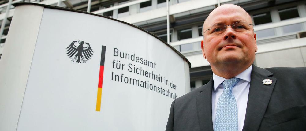Arne Schönbohm und das Bundesamt für Sicherheit in der Informationstechnik stehen in der Kritik.