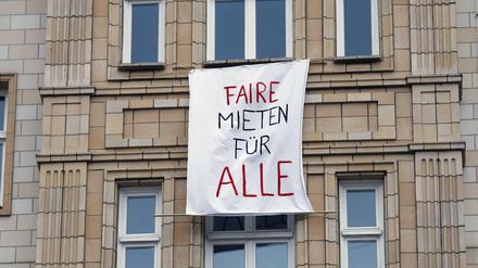 Immer mehr Berliner sind für ein Enteignen des Konzerns Deutsche Wohnen.