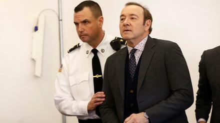 Schauspieler Kevin Spacey bei der Verlesung der Anklage wegen sexuellen Missbrauchs in Nantucket, Massachusetts am Montag.