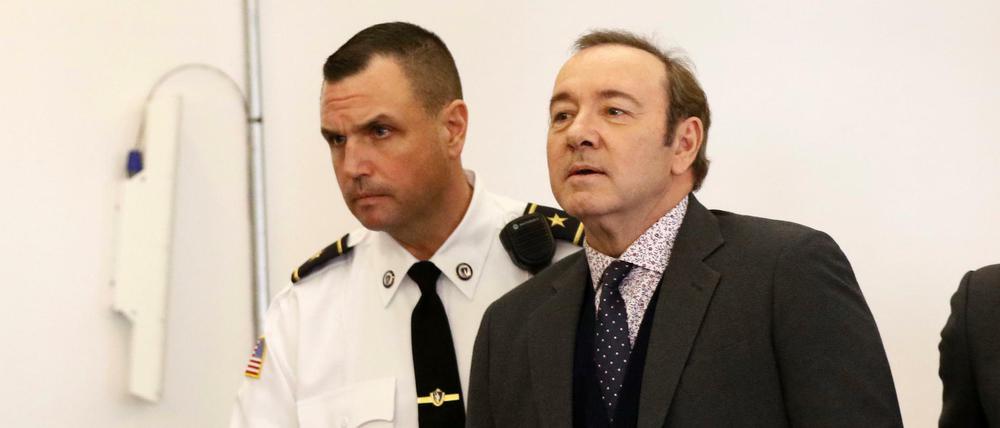 Schauspieler Kevin Spacey bei der Verlesung der Anklage wegen sexuellen Missbrauchs in Nantucket, Massachusetts am Montag.