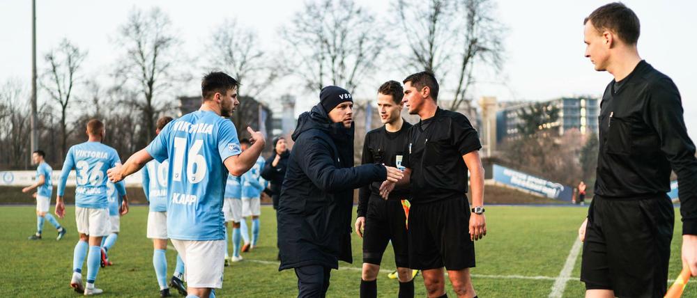 Auf Wiedersehen, vielleicht! Noch ist nicht klar, wie viele Spieler aus Viktorias jetzigem Kader beim Rückrundenauftakt im Februar noch dabei sind. 